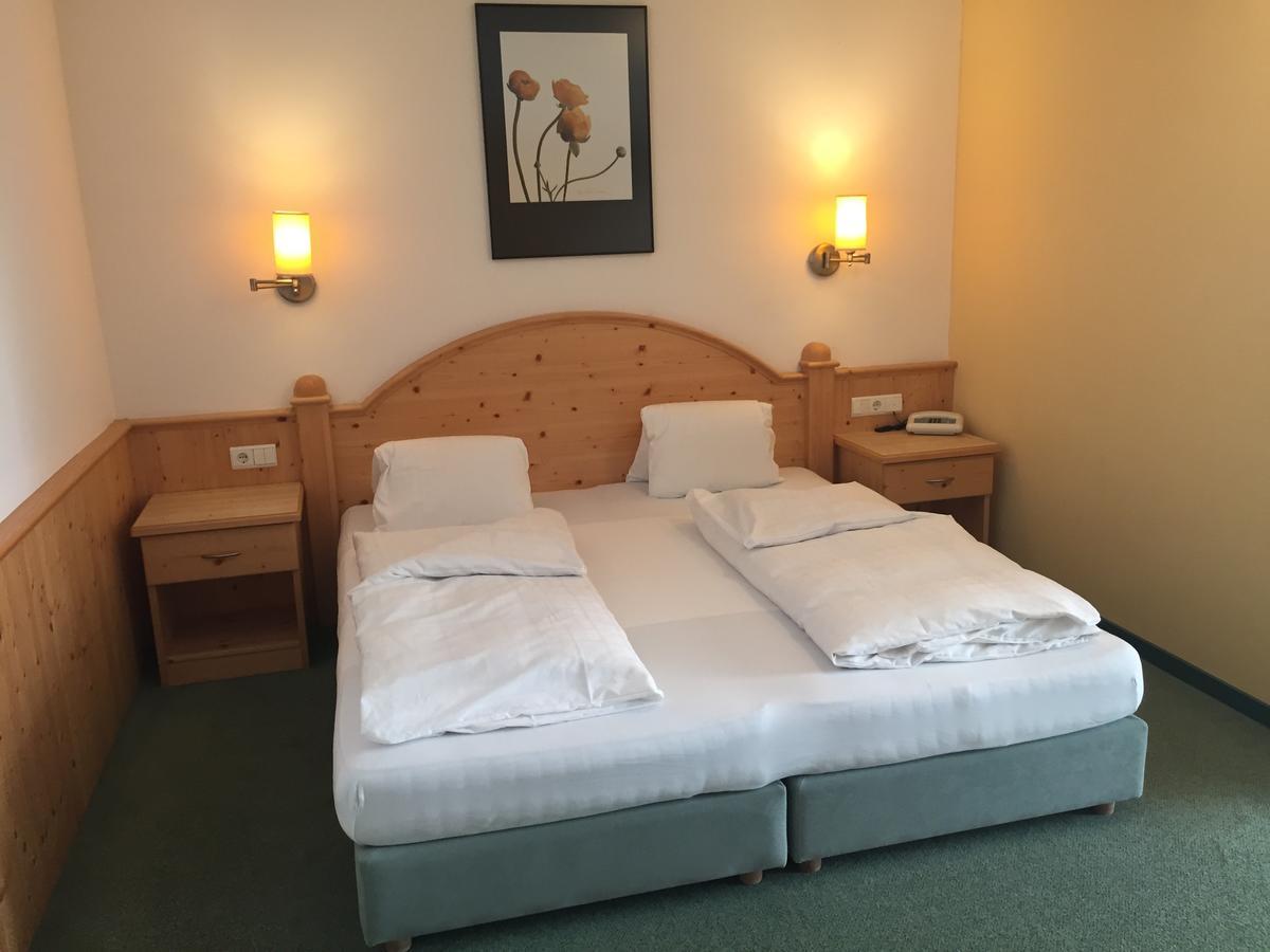 אנטרמויה Hotel Puetia מראה חיצוני תמונה