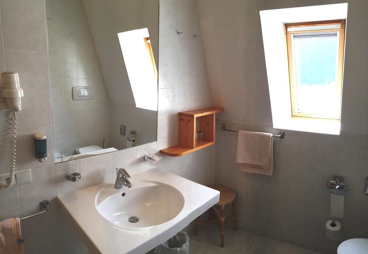 אנטרמויה Hotel Puetia מראה חיצוני תמונה