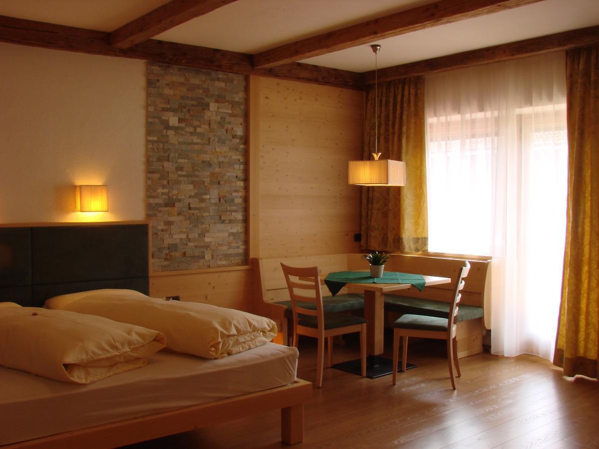 אנטרמויה Hotel Puetia מראה חיצוני תמונה