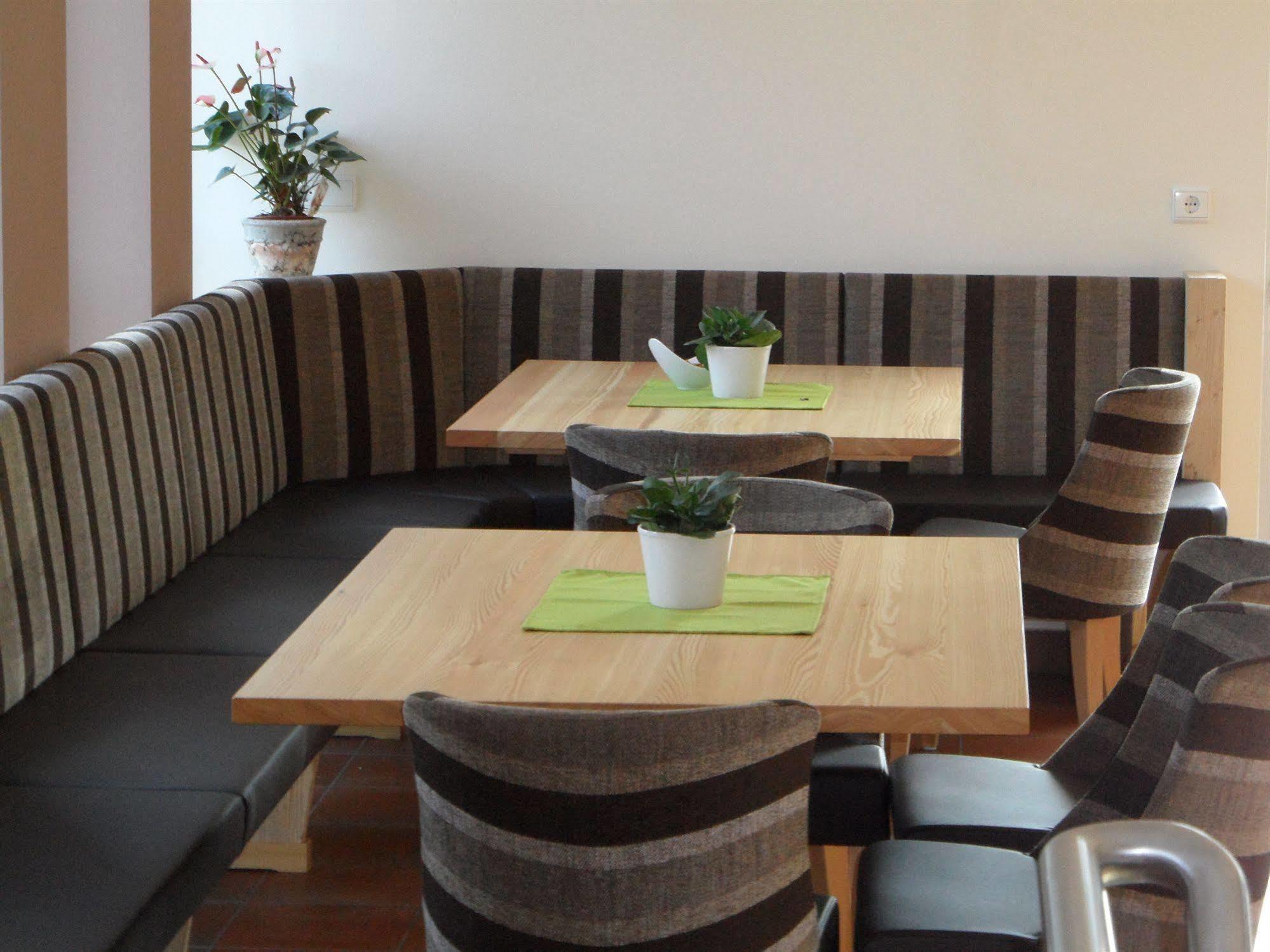 אנטרמויה Hotel Puetia מראה חיצוני תמונה